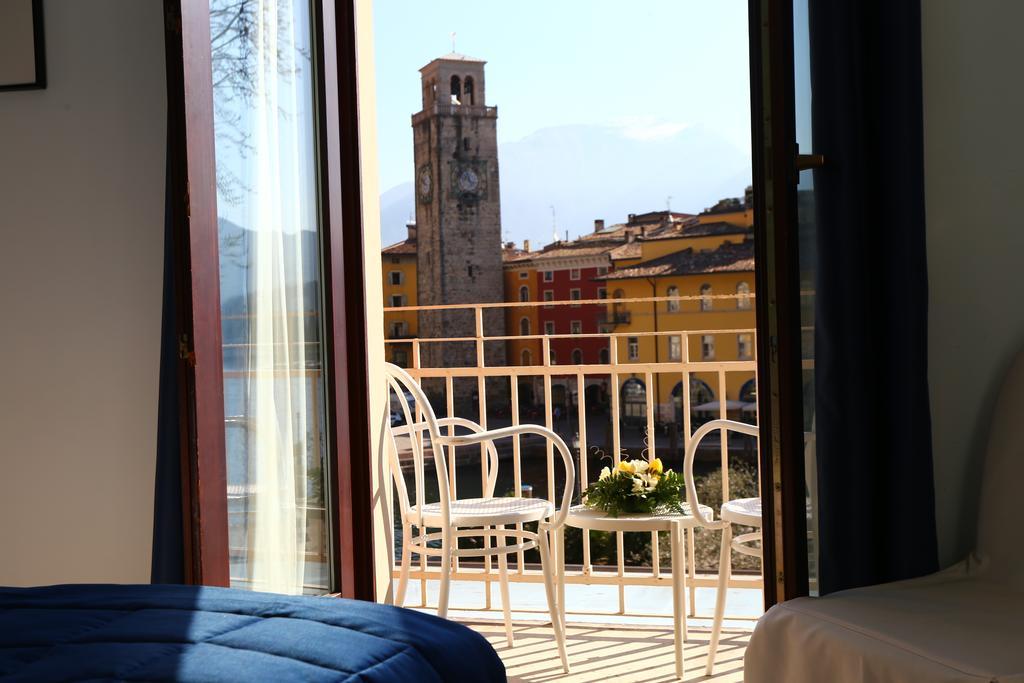 Hotel Europa - Skypool & Panorama Riva Zewnętrze zdjęcie